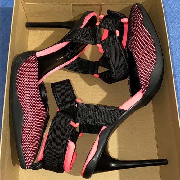 Jessica Simpson Heels - Picture 6 of 8